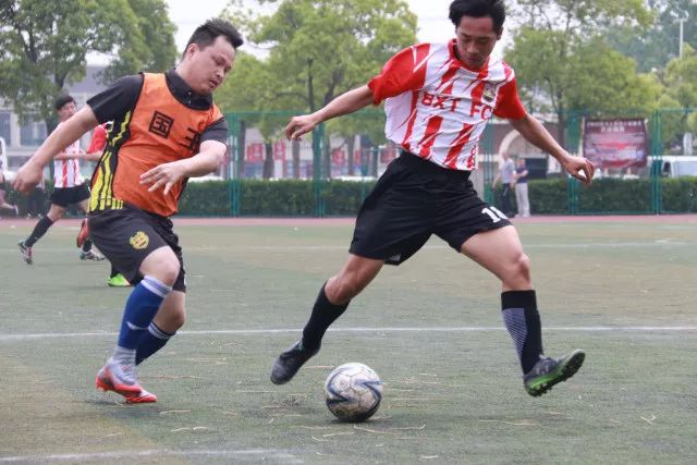 世界杯-曼赞比替补双响巴尔加斯传射 瑞士4-1十人波黑